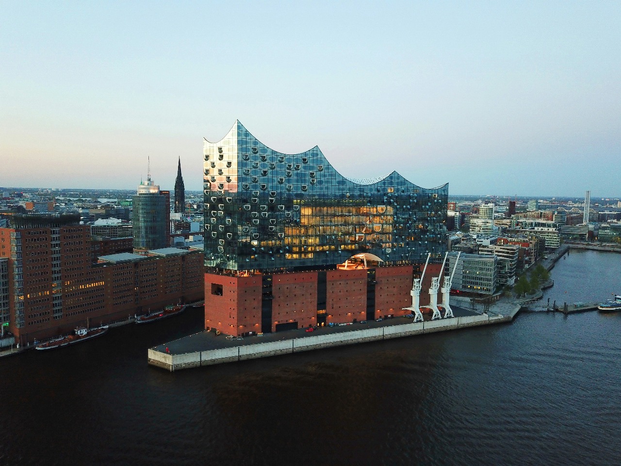 Gedung Elbphilharmonie di Hamburg, Jerman.